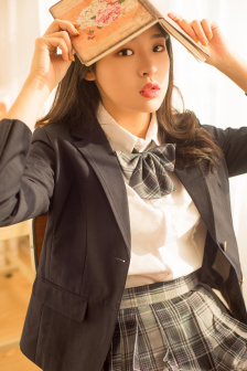 逃脱蓝静仪